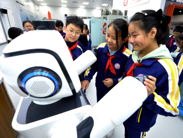 青少年在主动学习着手试验实践探求中科技梦想培养科技精神 青少年在主动学习着手试验实践探求中科技梦想培养科技精神